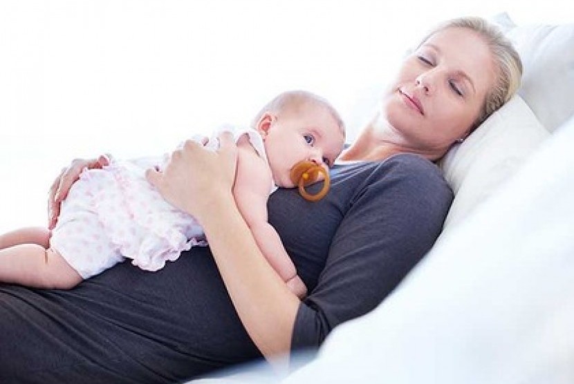 cara mengatasi bayi tidur terus