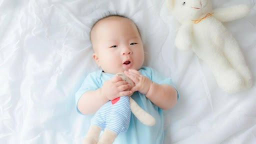 Tahap perkembangan bayi