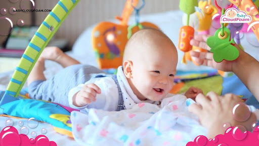 Stimulasi bayi 4 bulan