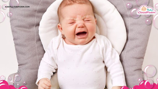 Bayi jatuh dari kasur