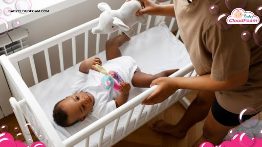 Bayi jatuh dari kasur
