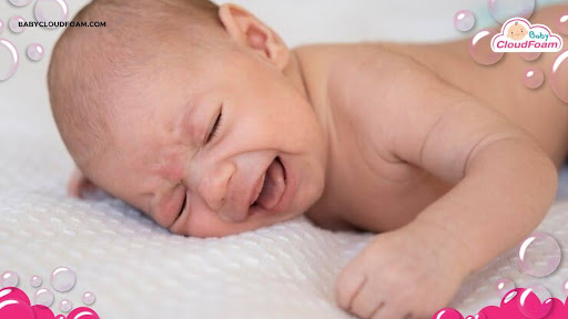 Posisi tidur yang tepat untuk bayi