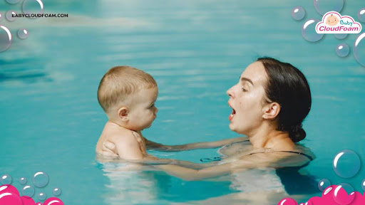 Bolehkah bayi berenang dengan pelampung leher