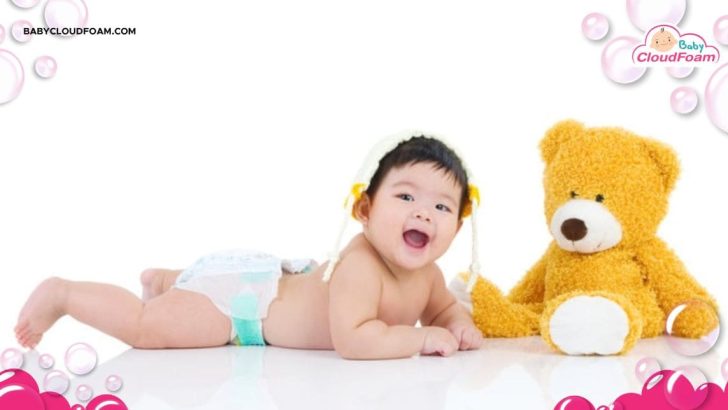 Yuk Pelajari Kapan Bayi Bisa Berguling & Tanda Perkembangannya