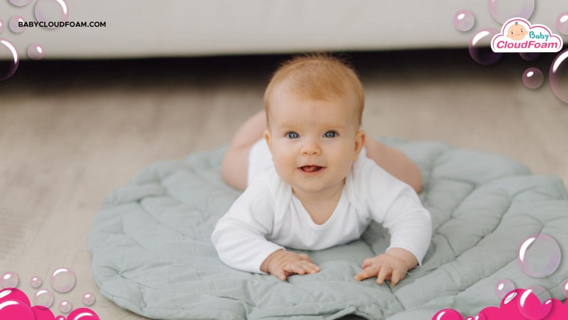 kapan bayi bisa berguling